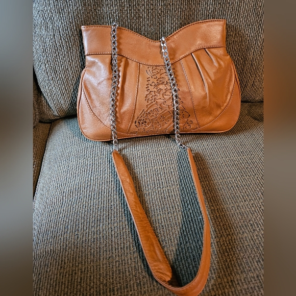 Free Endearment Kristel Crossbody Clutch Leather NWOT - Picture 3 of 14
